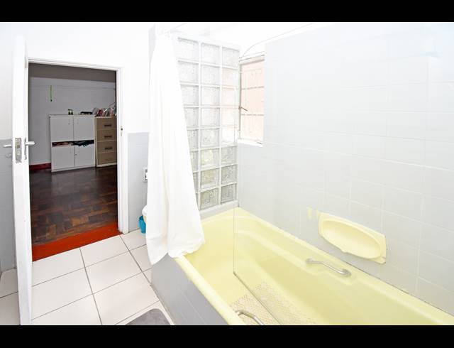 4 BEDROOM HOUSE FOR SALE IN CROSBY